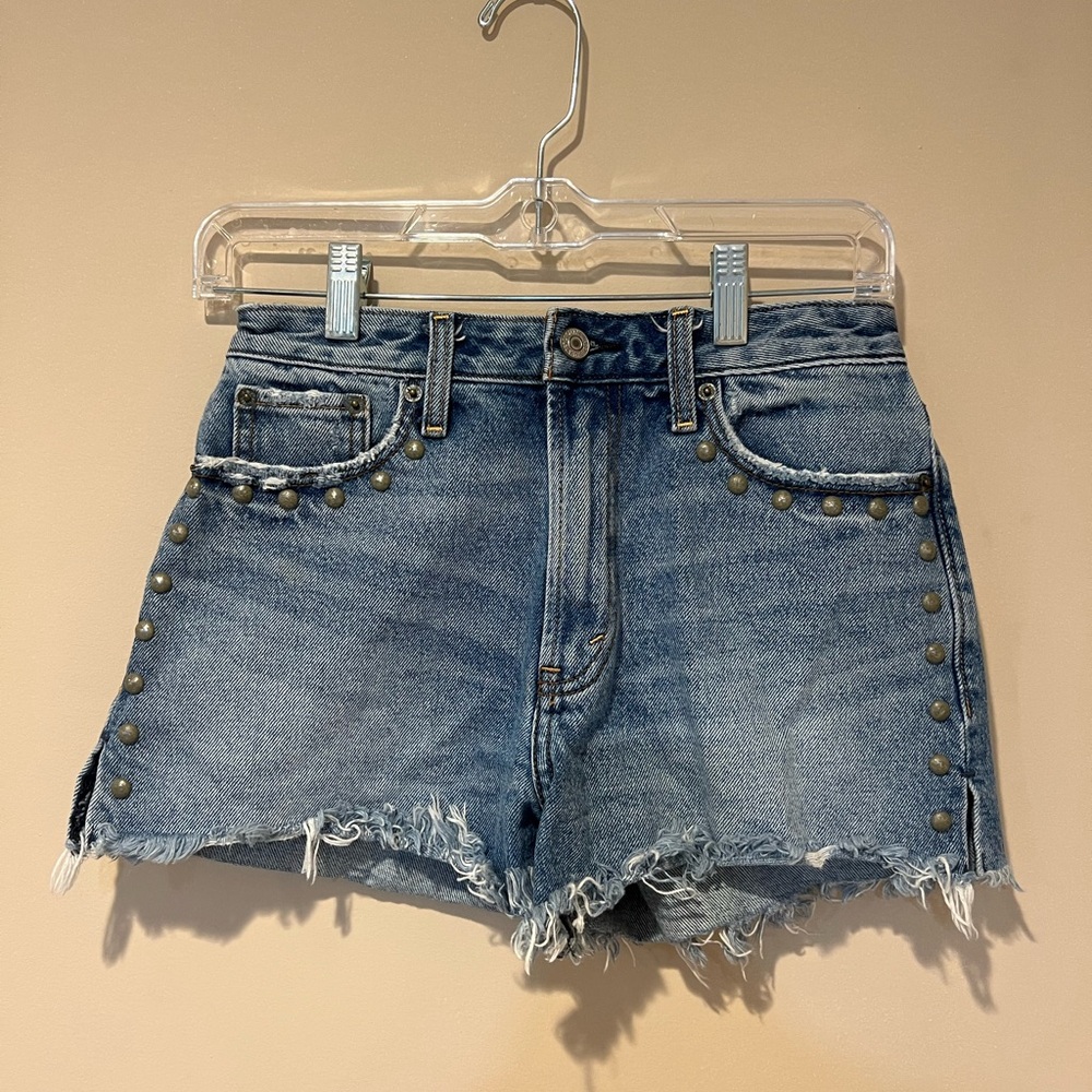 Abercrombie studded Jean shorts, style Annie High Rise